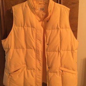 Ladies lovely yellow puffer vest with hidden hood